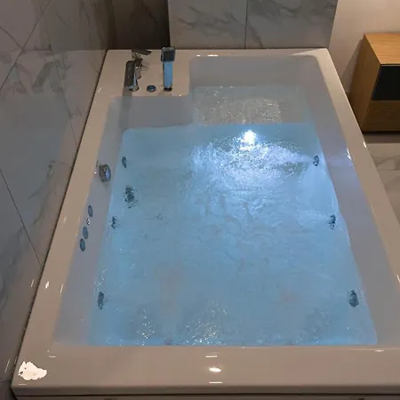 Athens Jacuzzi Apartment מראה חיצוני תמונה