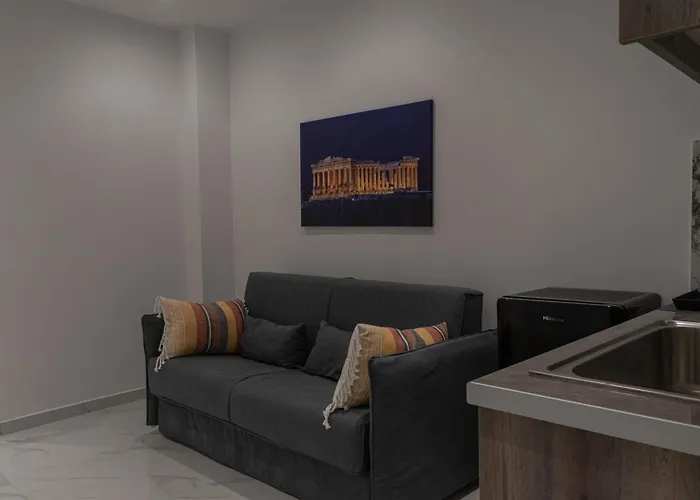 Athens Jacuzzi Apartment