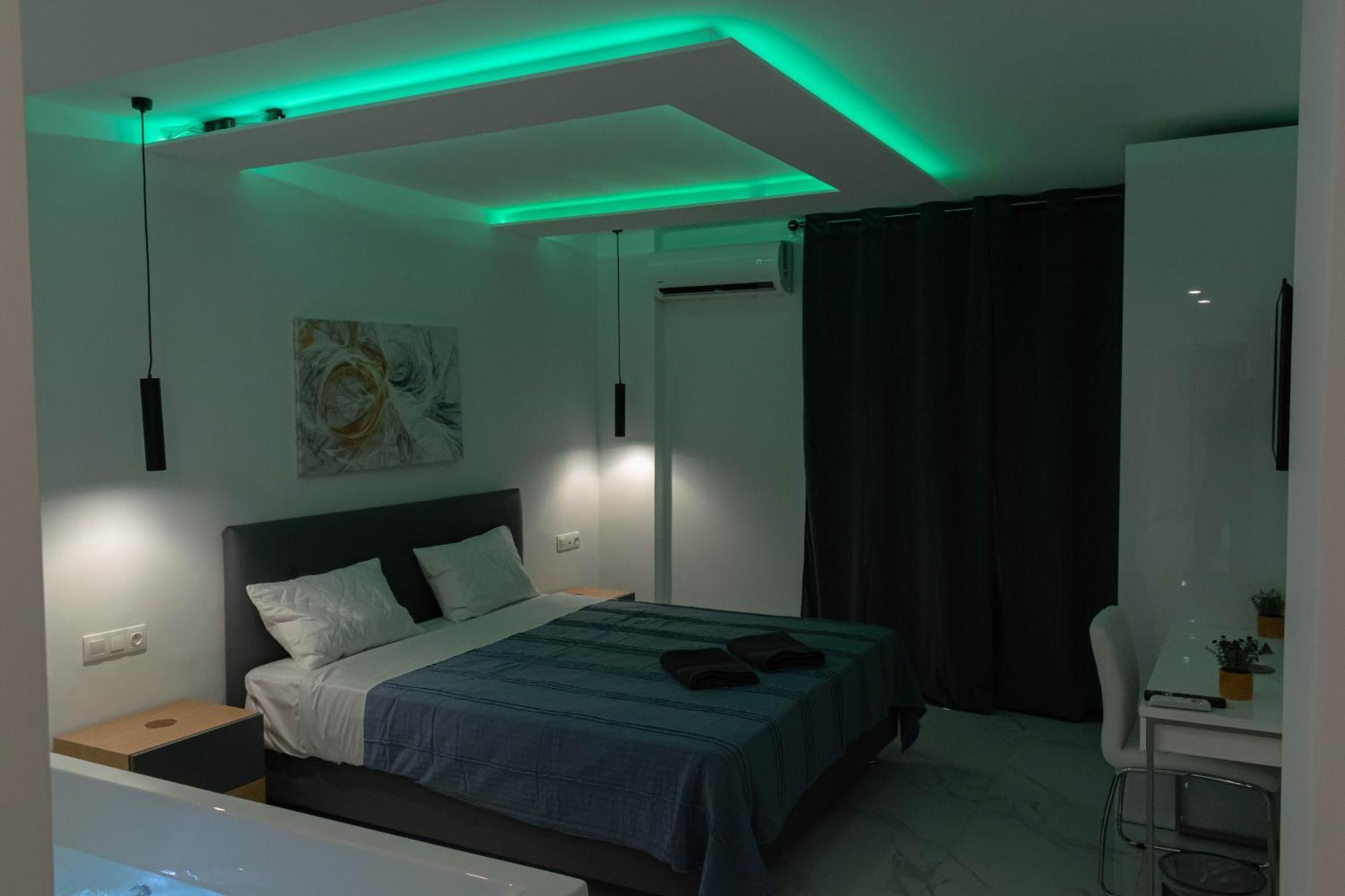 Jacuzzi Apartment Athens